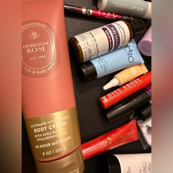 Assorted Beauty Collection - Picture 6 of 7